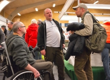 Look at us! Look at us!